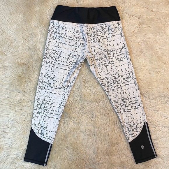 🖤🤍Vie Active Yoga Leggings Sz Small🤍🖤 - Picture 3 of 6